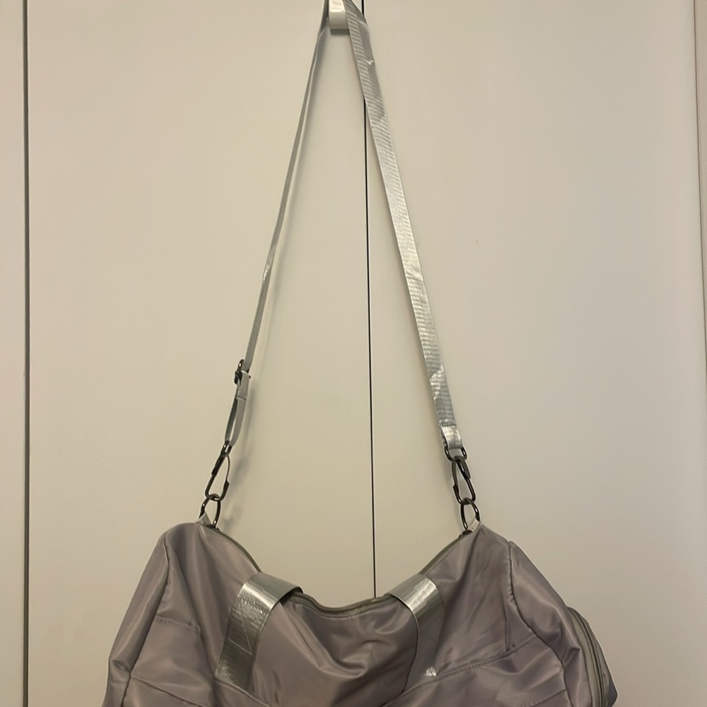 Halara weekender & duffle bag - Picture 4 of 6